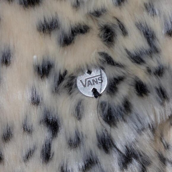 Wilder' White Leopard Cheetah Print Faux Fur Jacket NWOT Small - Picture 2 of 7